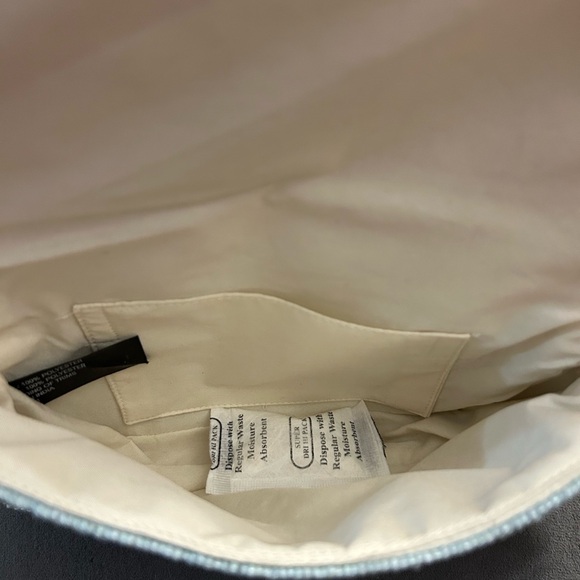 NWT VIRAL Beaded Tomato Crossbody Bag - Picture 9 of 9